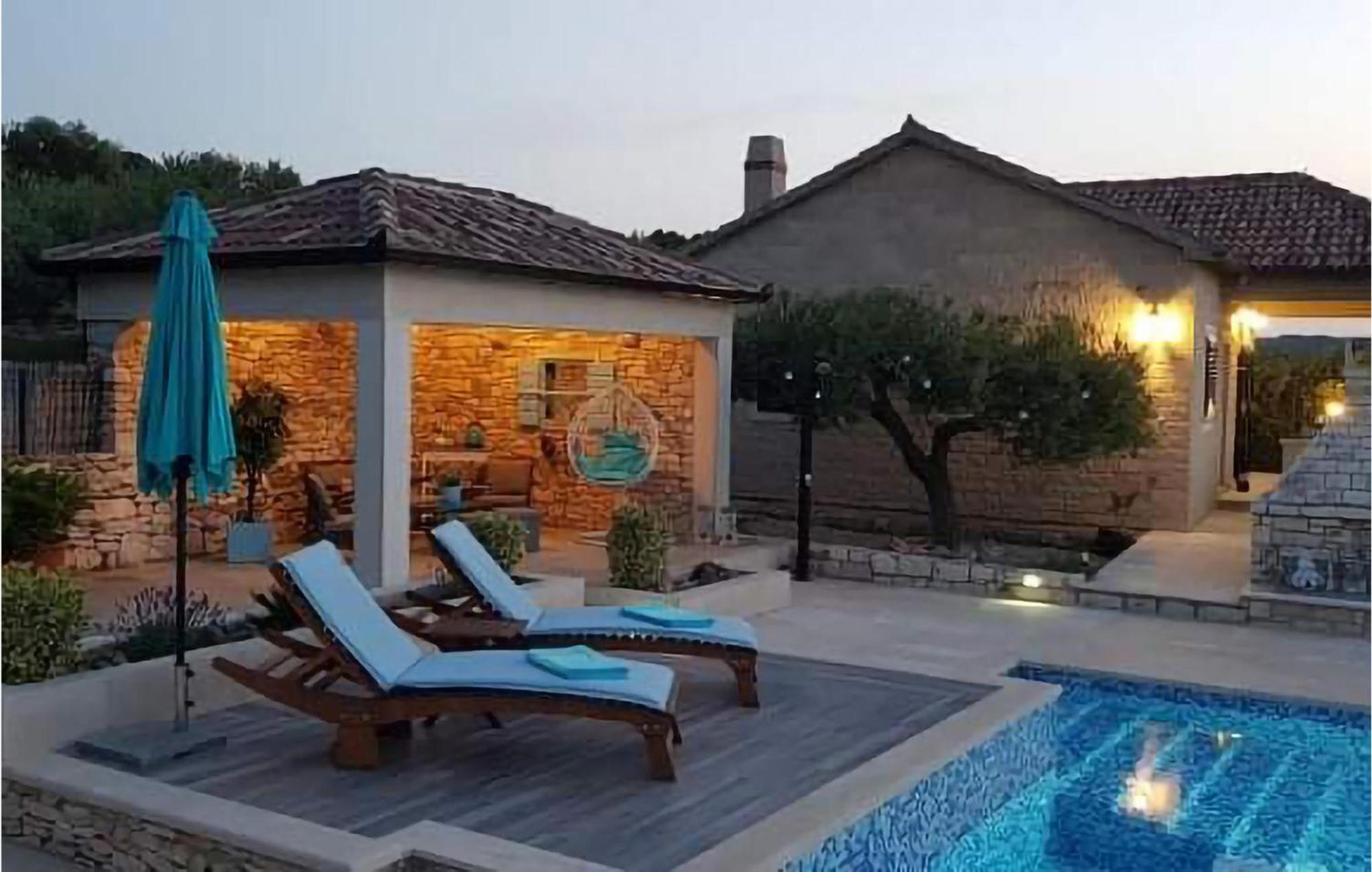 Pet Friendly Home In Postira With Wifi Esterno foto